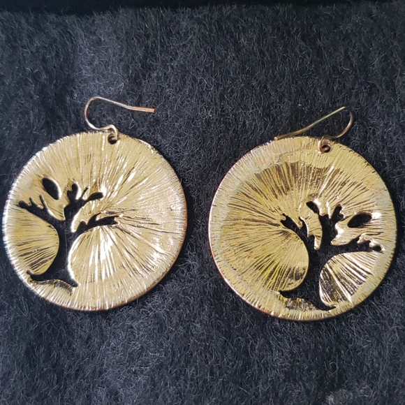 S🌷LE! 3/$10. Tree of Life Dangle Earrings - Picture 3 of 4
